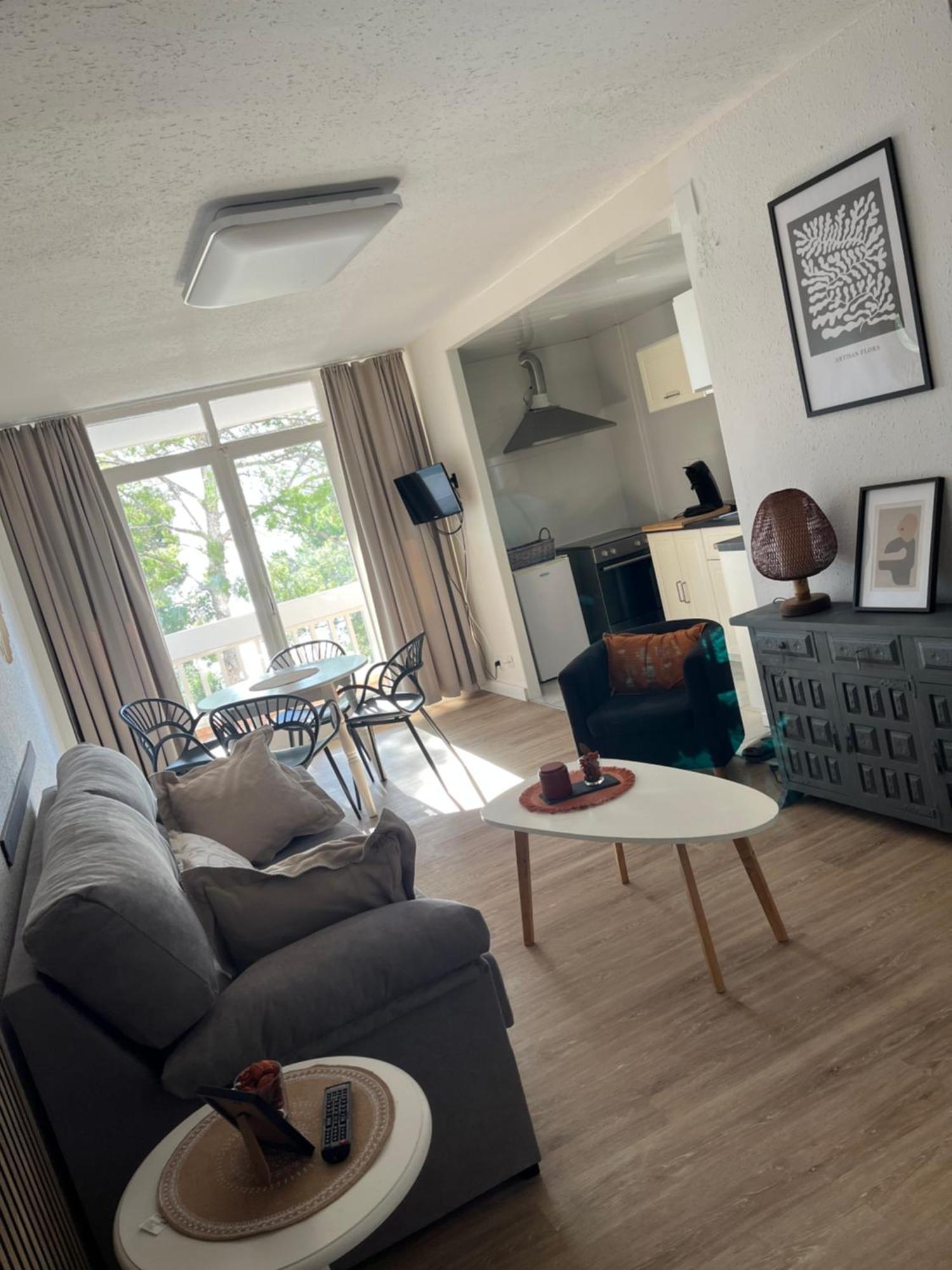 Appartement Vue Mer Avec Piscine Et Wifi Salou Buitenkant foto