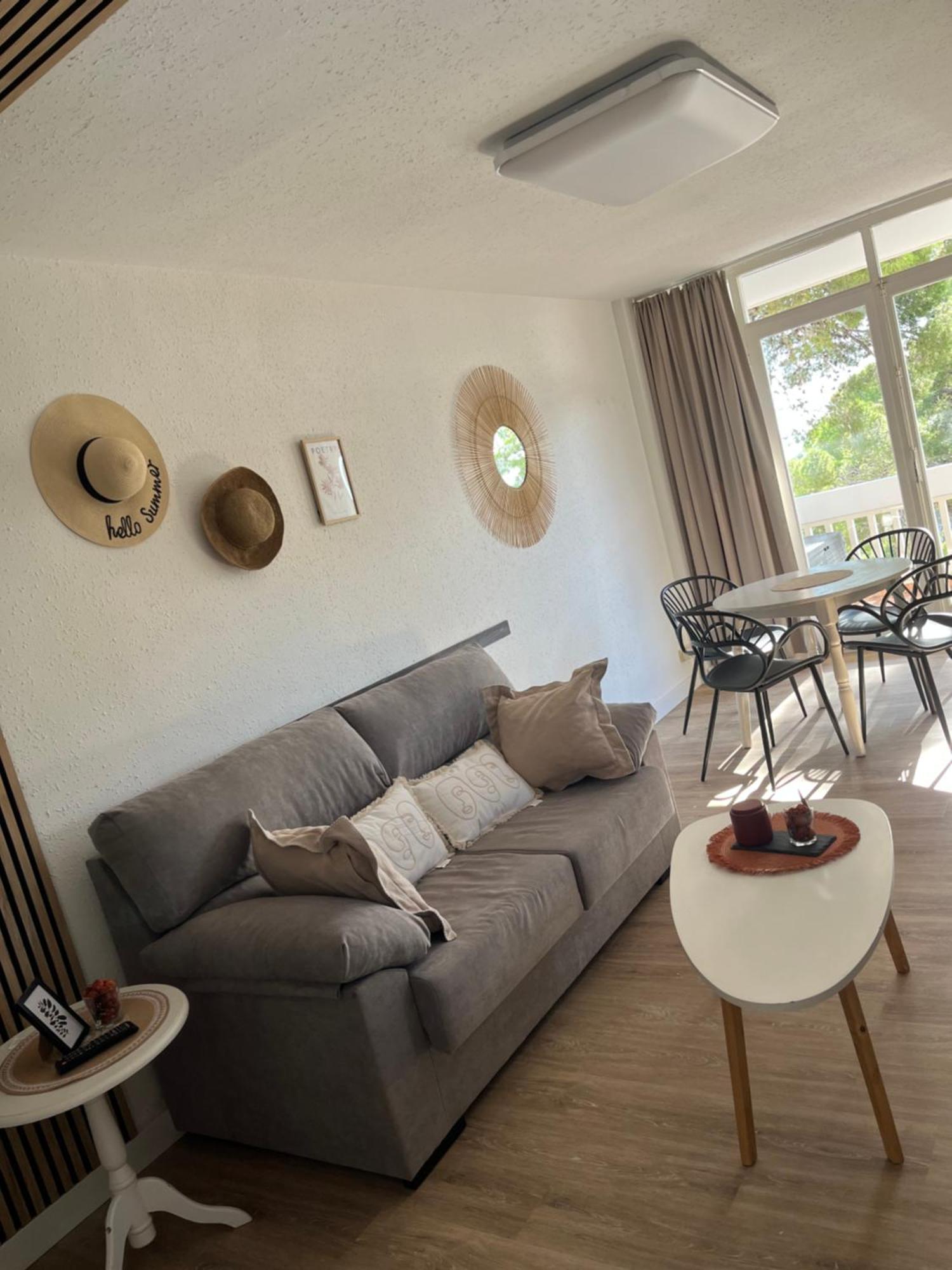 Appartement Vue Mer Avec Piscine Et Wifi Salou Buitenkant foto